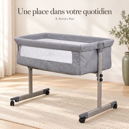Berceau gris sans moustiquaire dans une chambre lumineuse — Une place dans votre quotidien